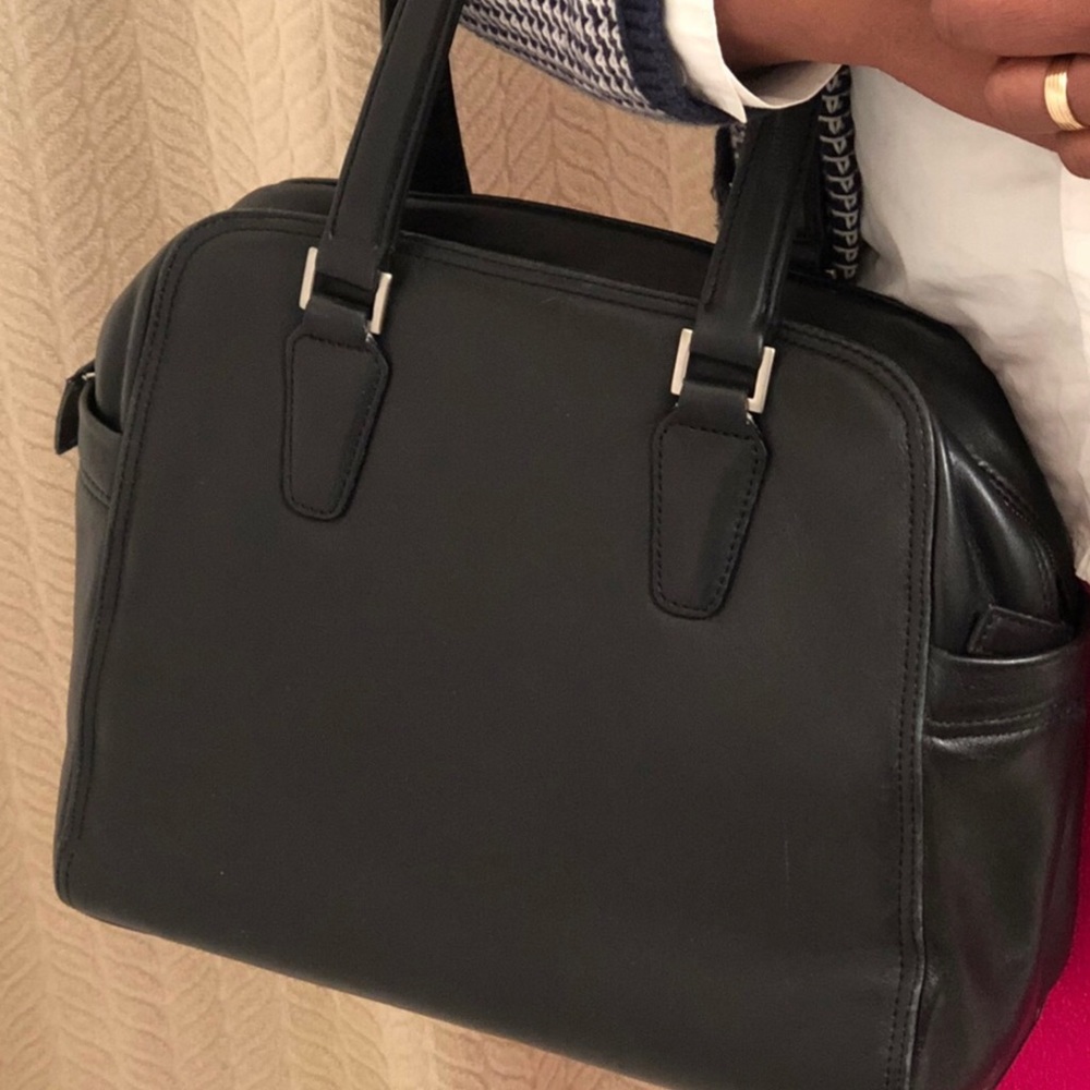 Kenneth Cole hand bag